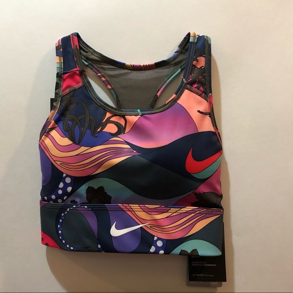 Top para Entrenamiento Nike Swoosh Icon Clash de Mujeres | Innovasport